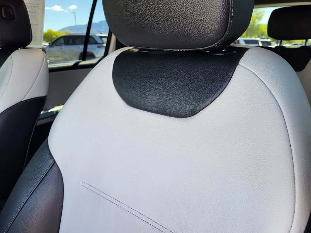 Used 2023 Mercedes-Benz GLB 250 4MATIC image 17