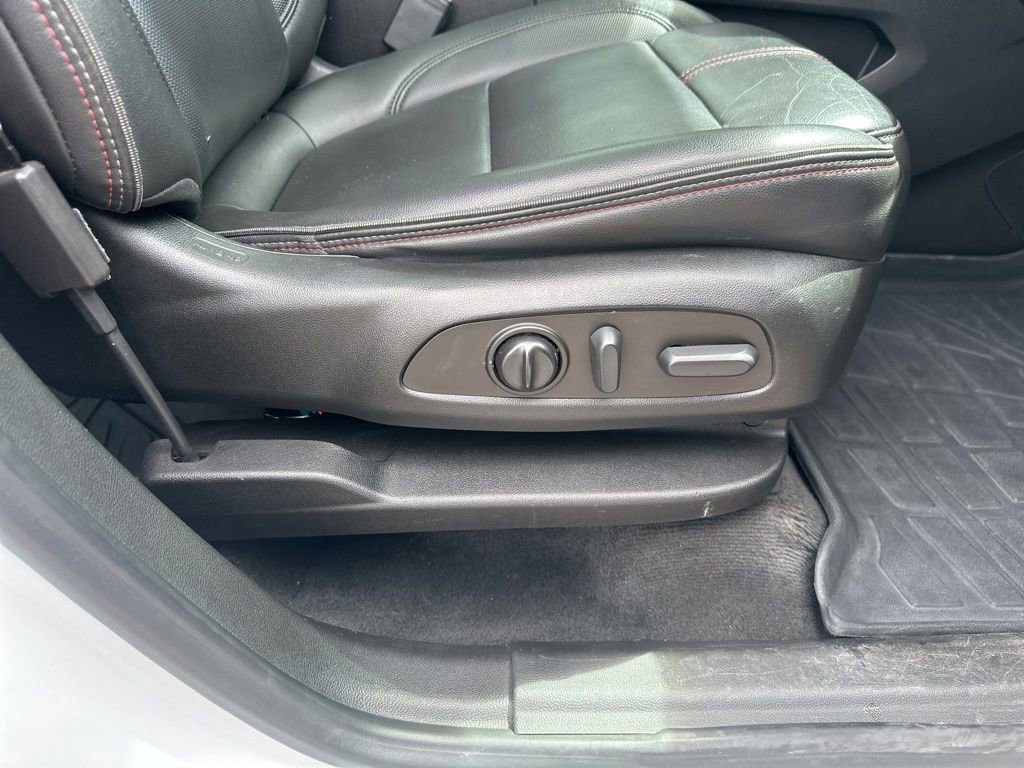 Used 2022 Chevrolet Traverse RS image 30