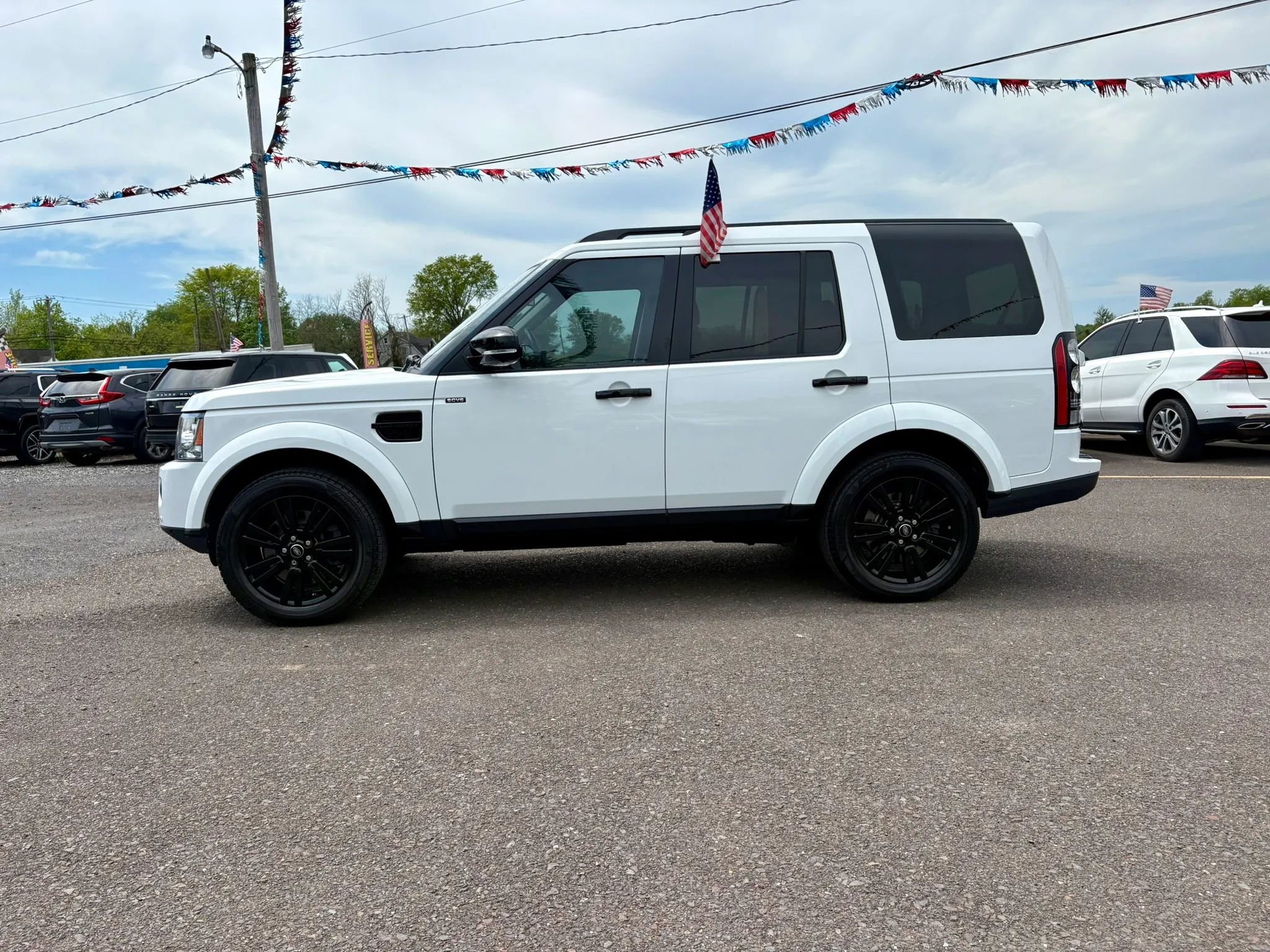 Used 2014 Land Rover LR4 HSE AWD/4WD image 2