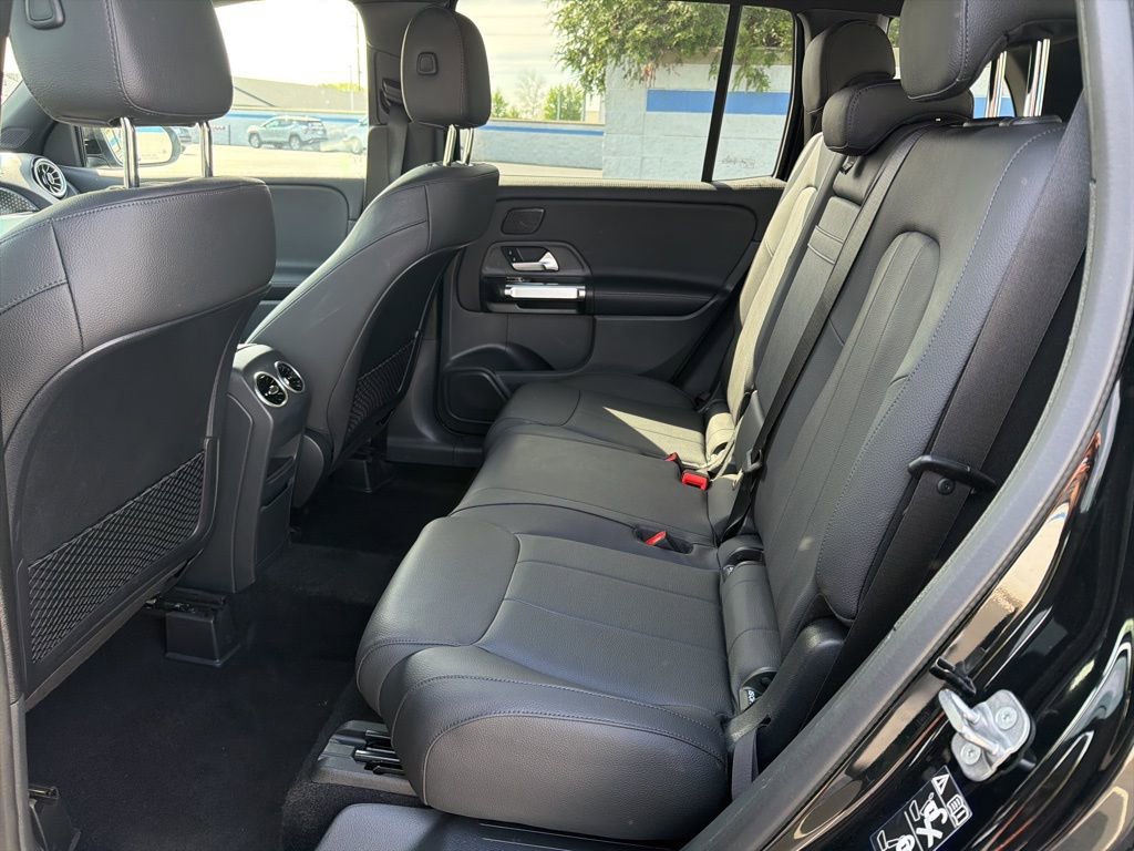 Used 2025 Mercedes-Benz GLB 250 image 16