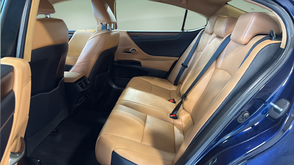 Certified 2023 Lexus ES 350 w/ Premium Package FWD image 24