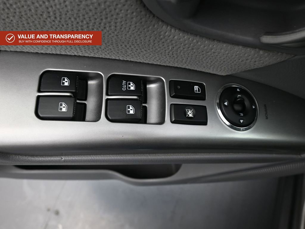 Used 2012 Hyundai Santa Fe SE image 29