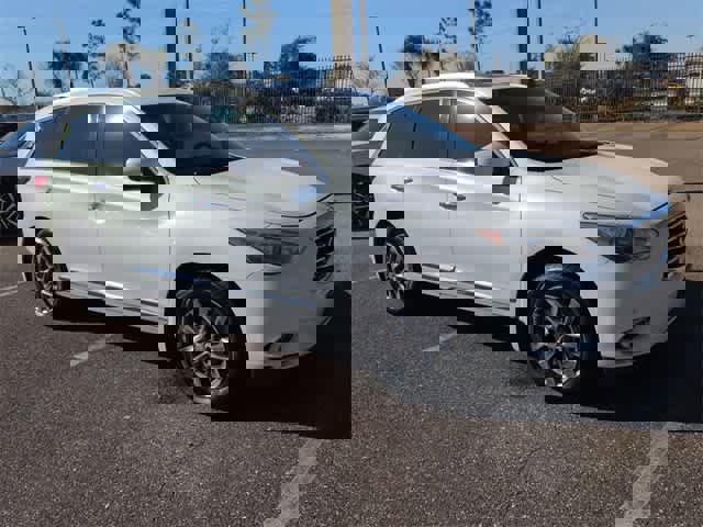 Used 2013 INFINITI JX35 w/ Premium Pkg image 2