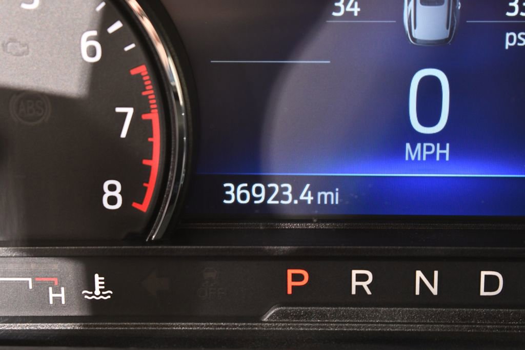 Used 2022 Ford Explorer XLT w/ Equipment Group 202A AWD/4WD image 28