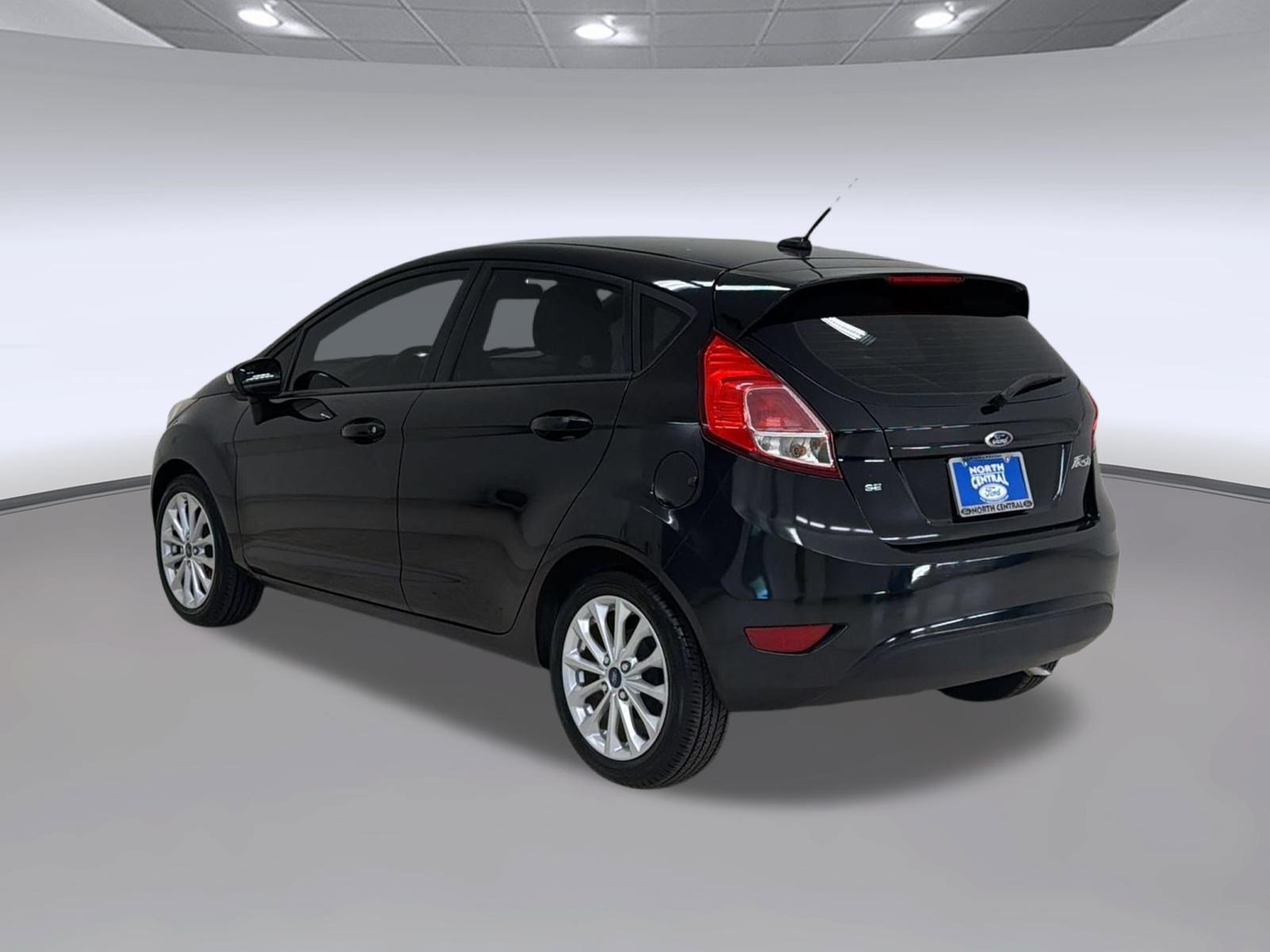 Used 2014 Ford Fiesta SE w/ Equipment Group 201A FWD image 3