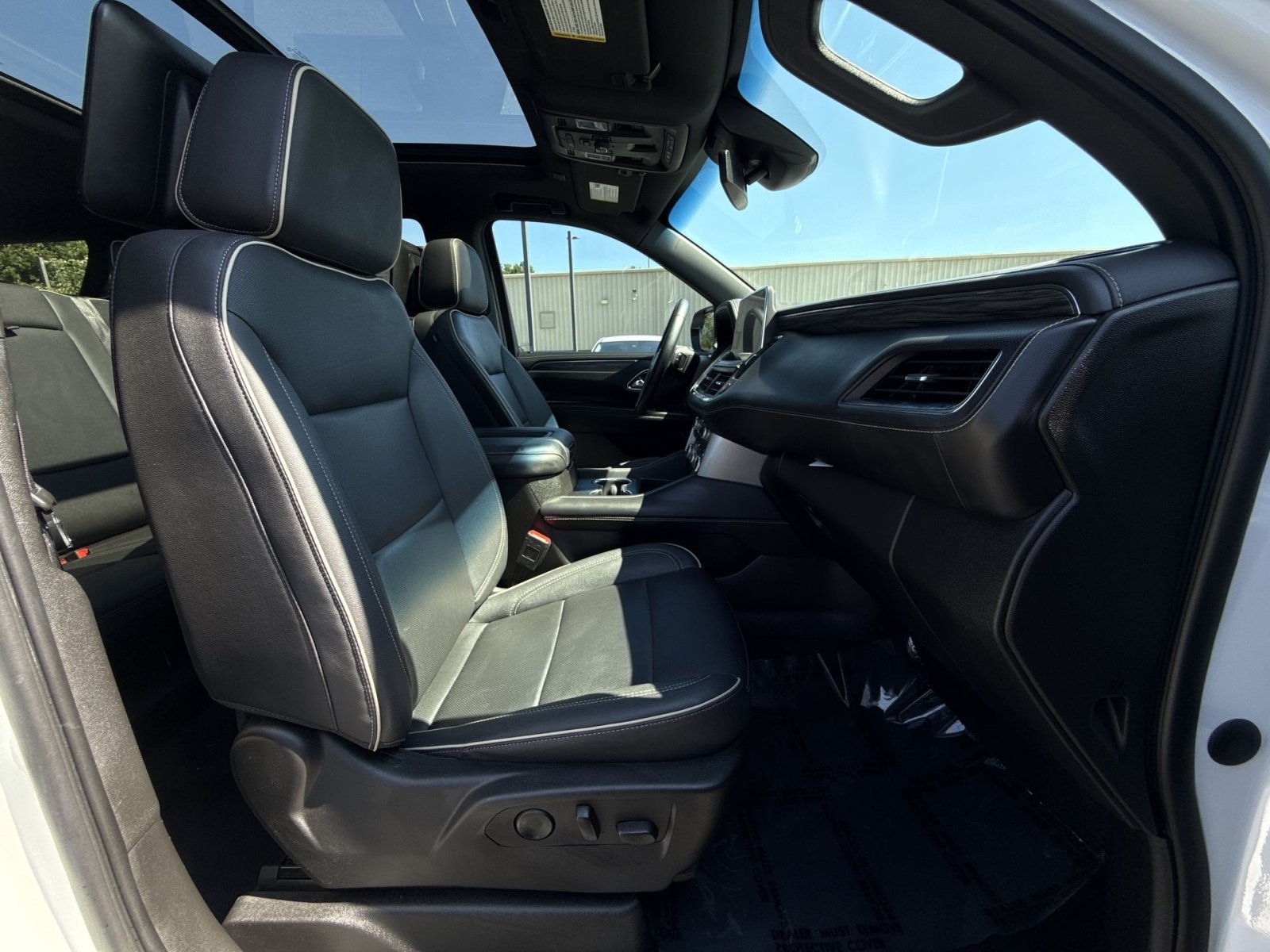Used 2023 GMC Yukon SLT w/ SLT Premium Package RWD image 28