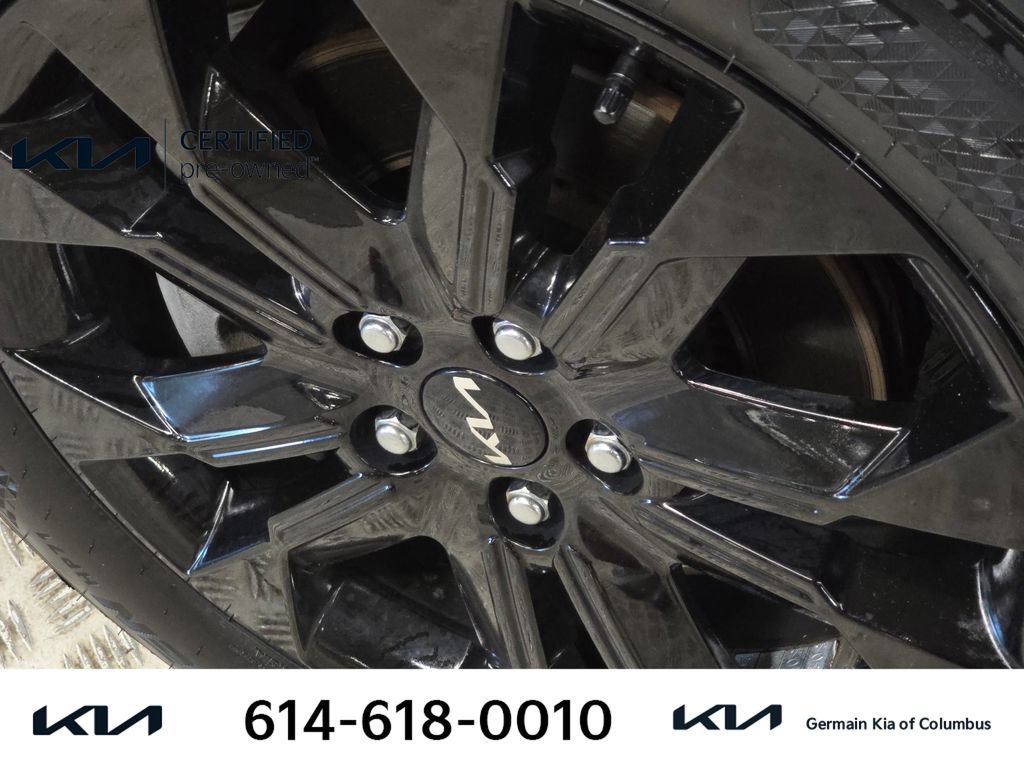Certified 2024 Kia Carnival SX Prestige FWD image 12