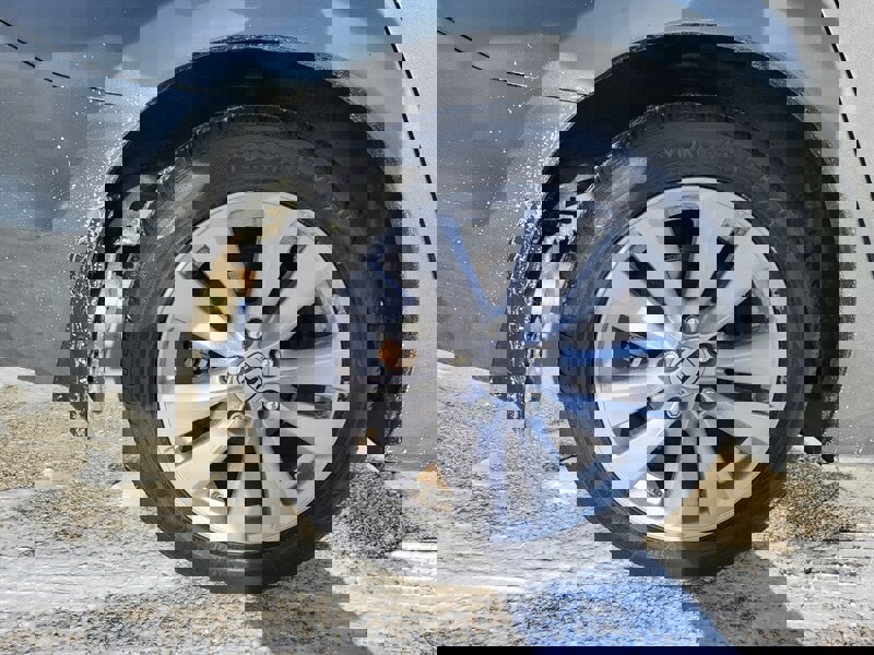 Used 2011 Honda Accord EX image 32