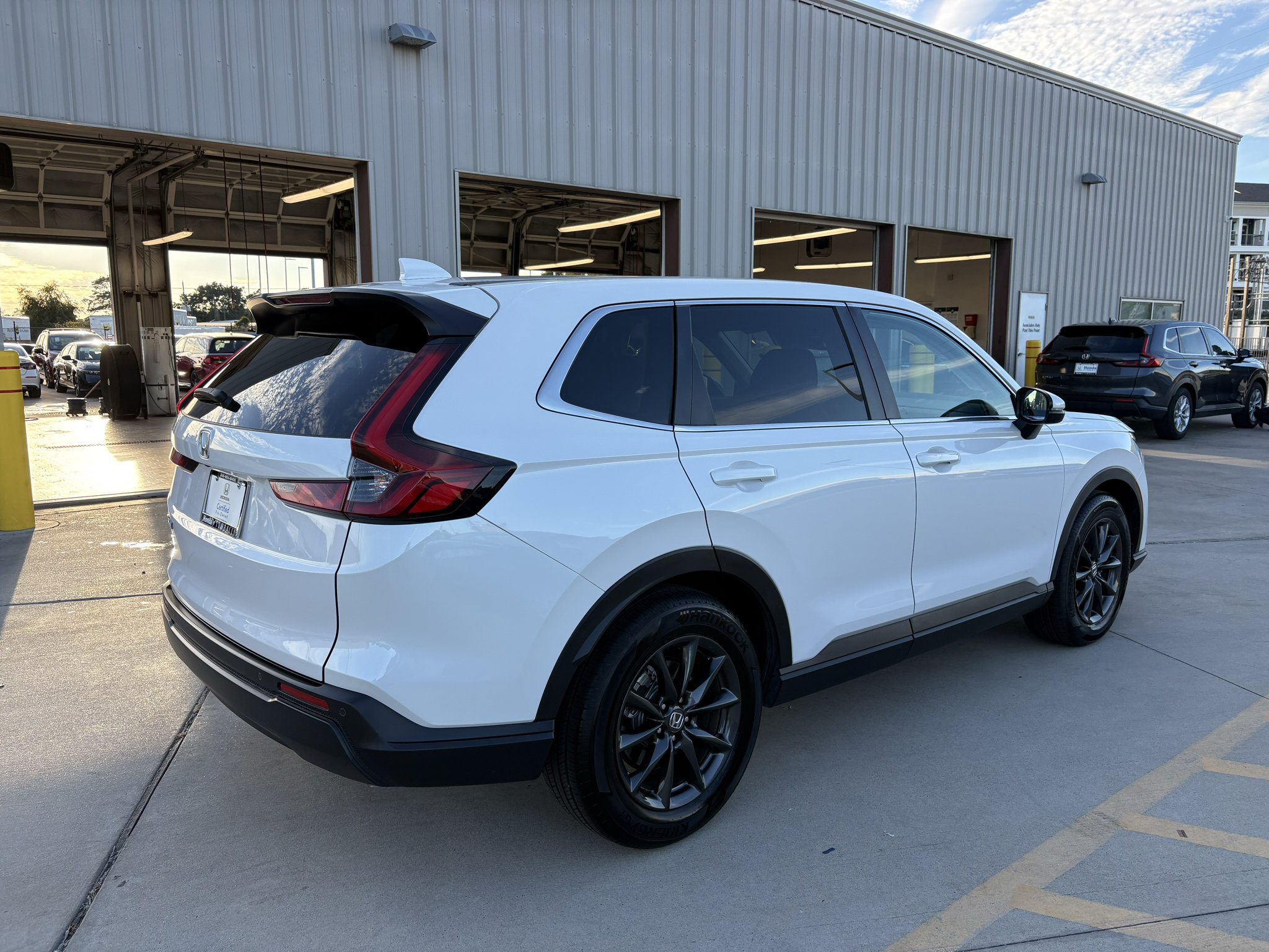 Used 2026 Honda CR-V EX-L image 8