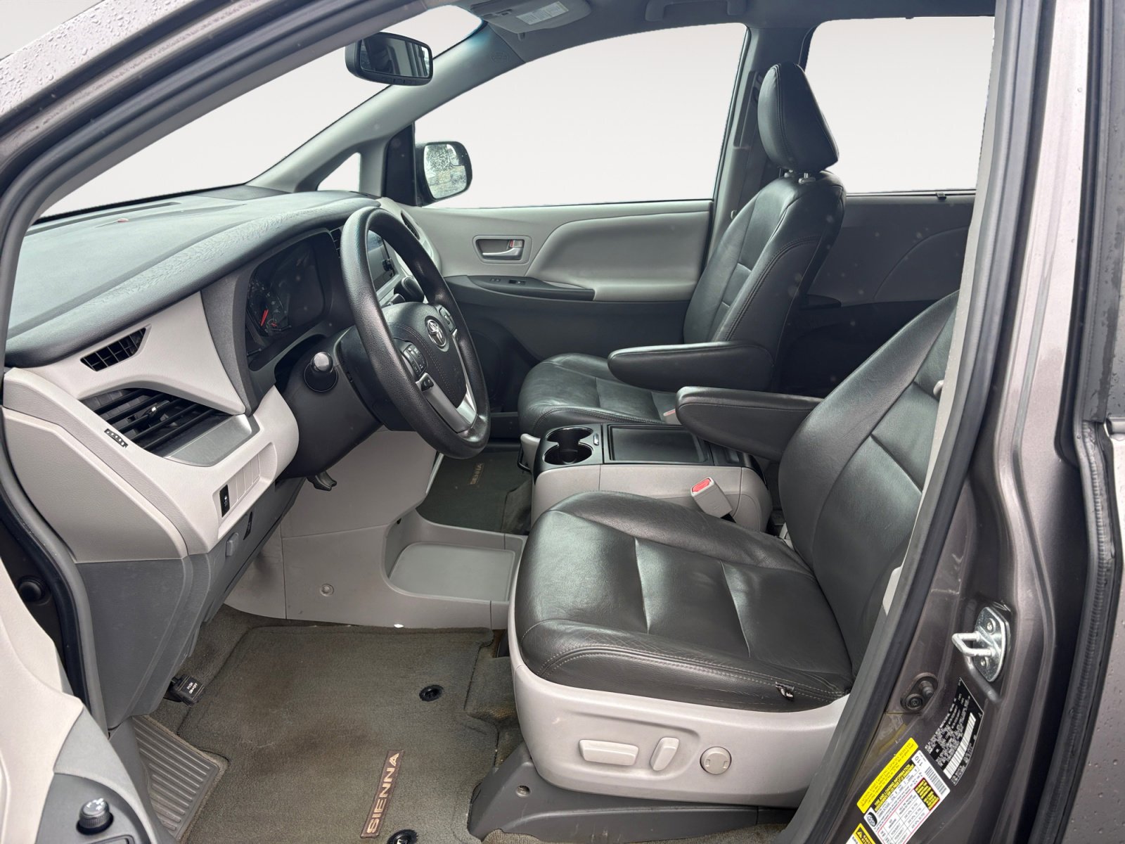 Used 2015 Toyota Sienna LE image 20