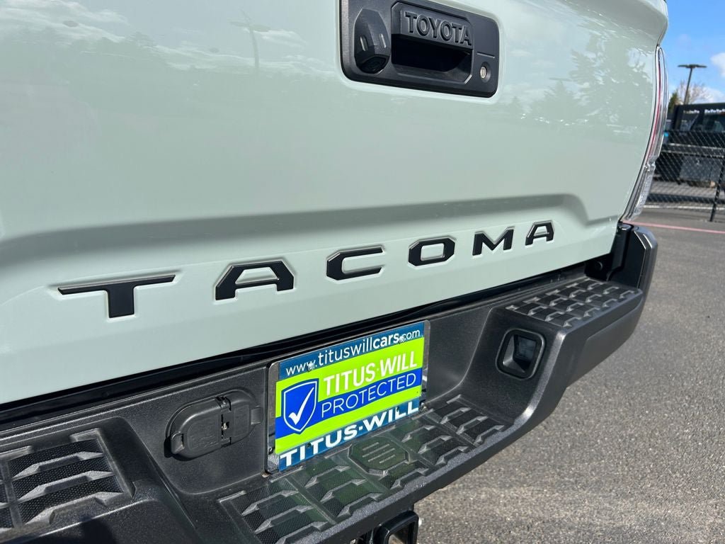 Used 2022 Toyota Tacoma TRD Off-Road AWD/4WD image 33
