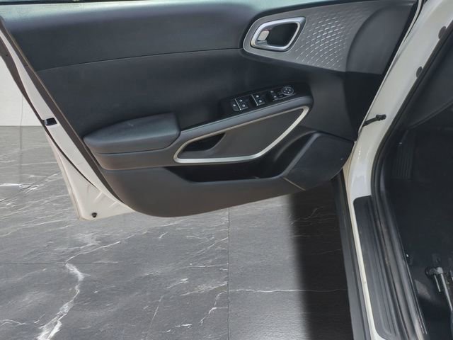 Used 2025 Kia Soul LX w/ LX Technology Package image 19
