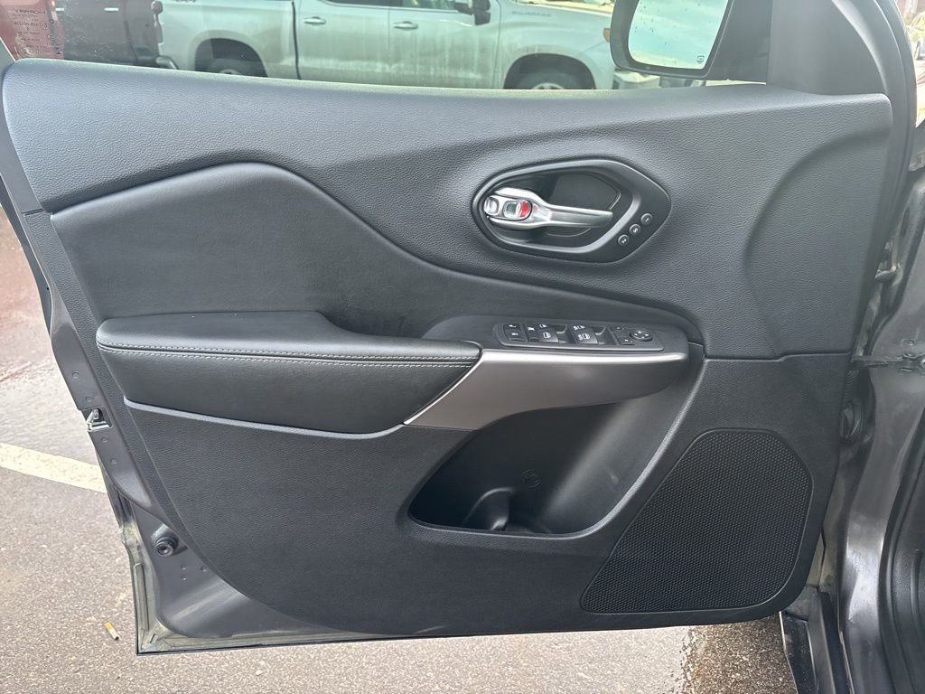 Used 2022 Jeep Cherokee Limited w/ Sun & Sound Group image 16