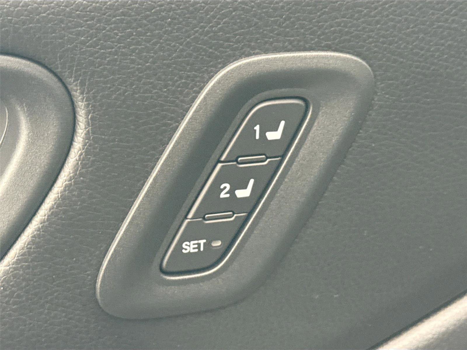 Used 2025 Honda Pilot EX-L image 30