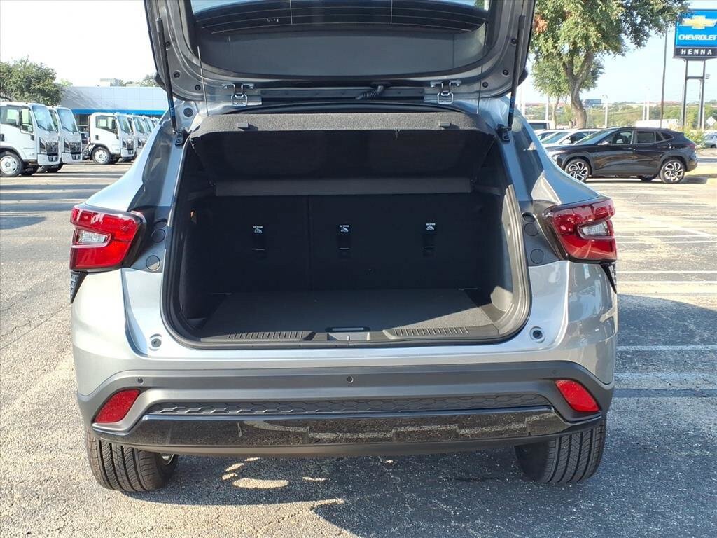 New 2026 Chevrolet Trax RS w/ Driver Confidence Package FWD image 12