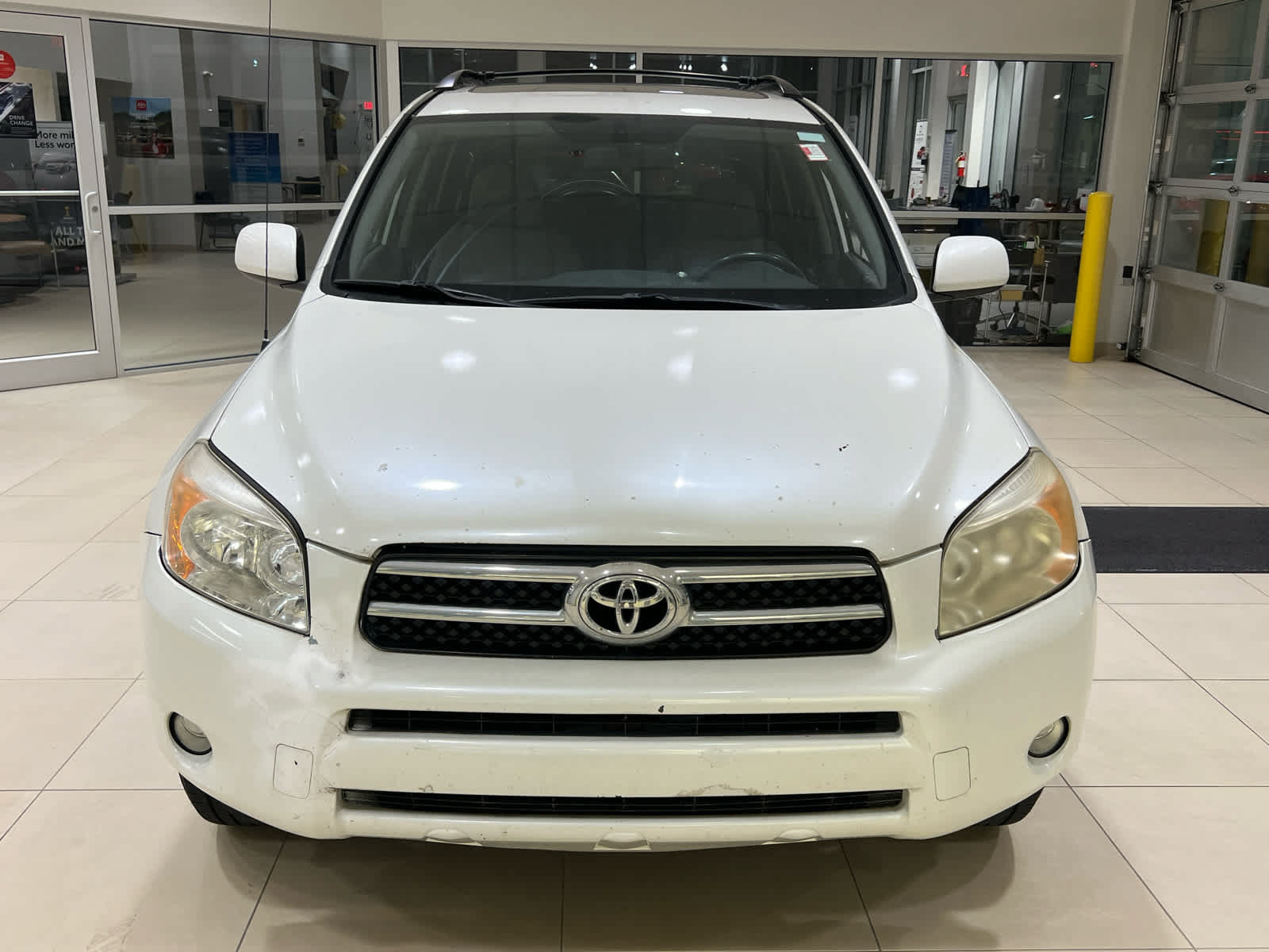 Used 2008 Toyota RAV4 Limited AWD/4WD image 2
