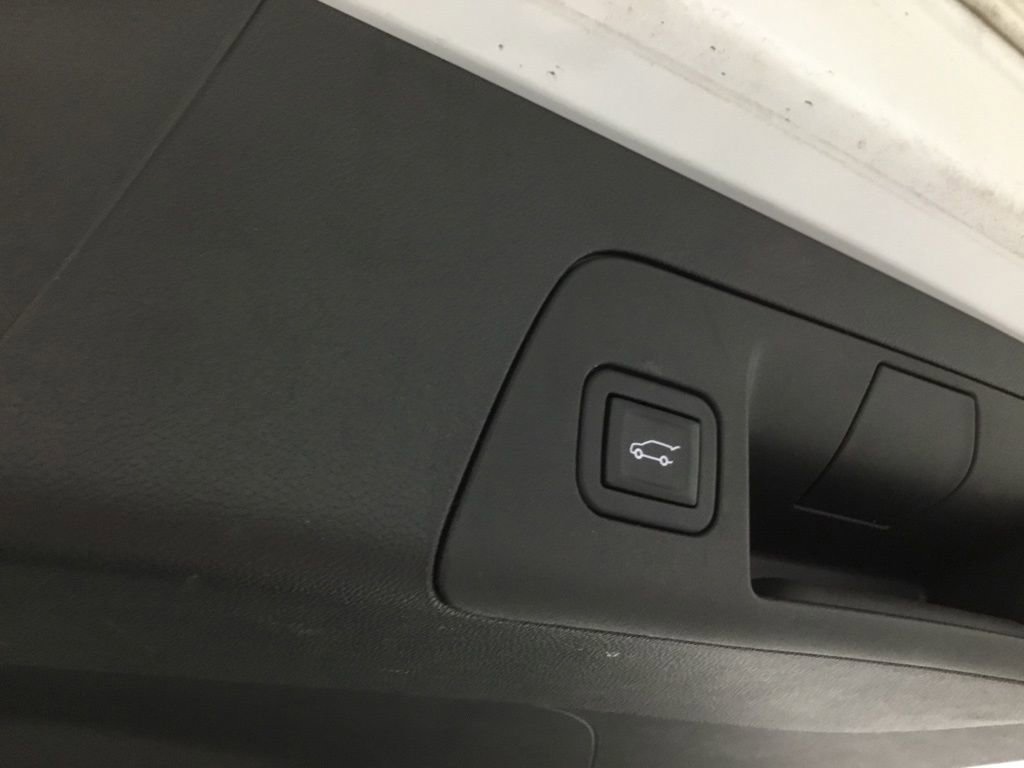 Used 2023 Buick Envision Essence w/ Sport Touring Package image 18