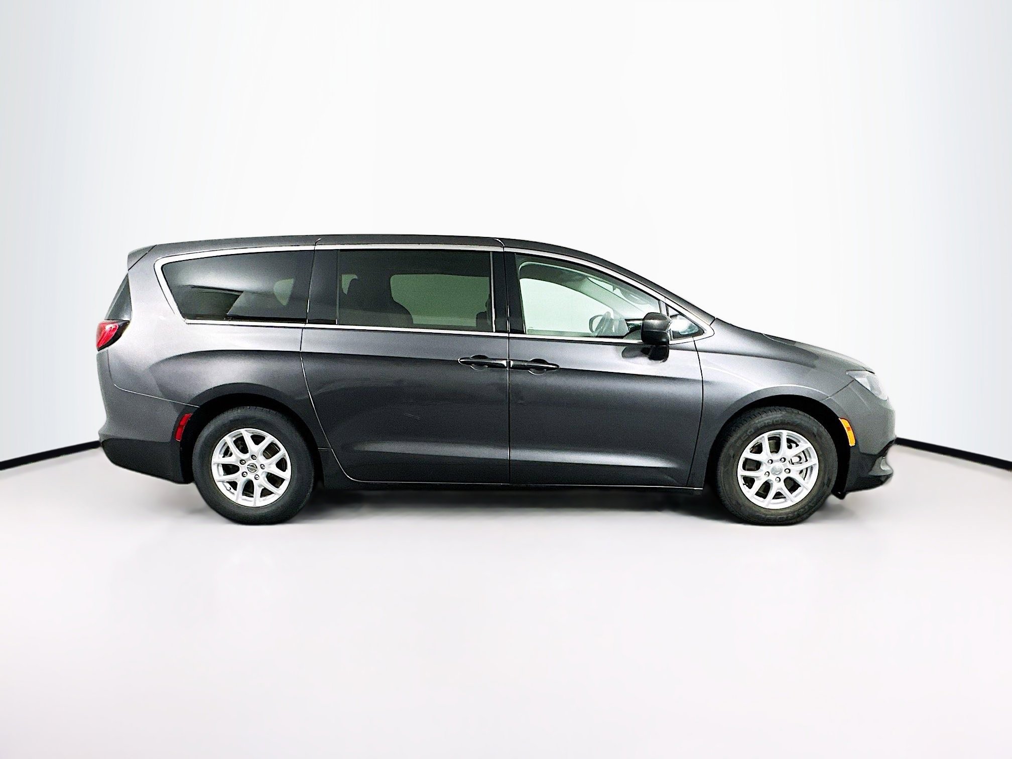 Used 2018 Chrysler Pacifica LX FWD image 10