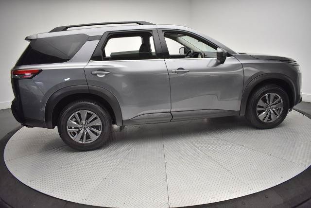 Certified 2025 Nissan Pathfinder SV FWD image 4