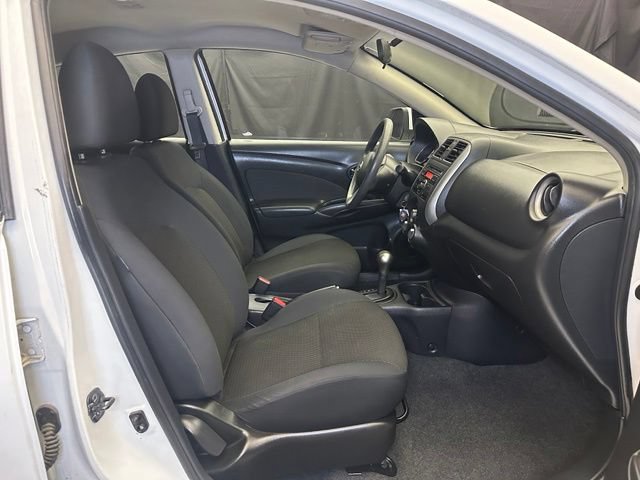 Used 2013 Nissan Versa SV FWD image 15