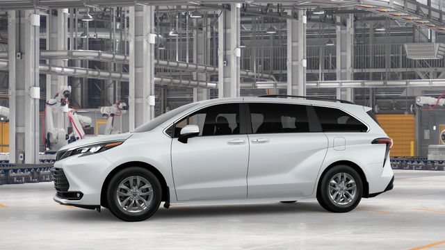 New 2026 Toyota Sienna XLE FWD image 5