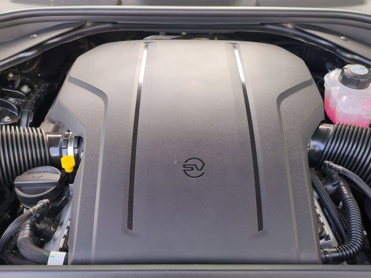 New 2025 Land Rover Range Rover SV image 28