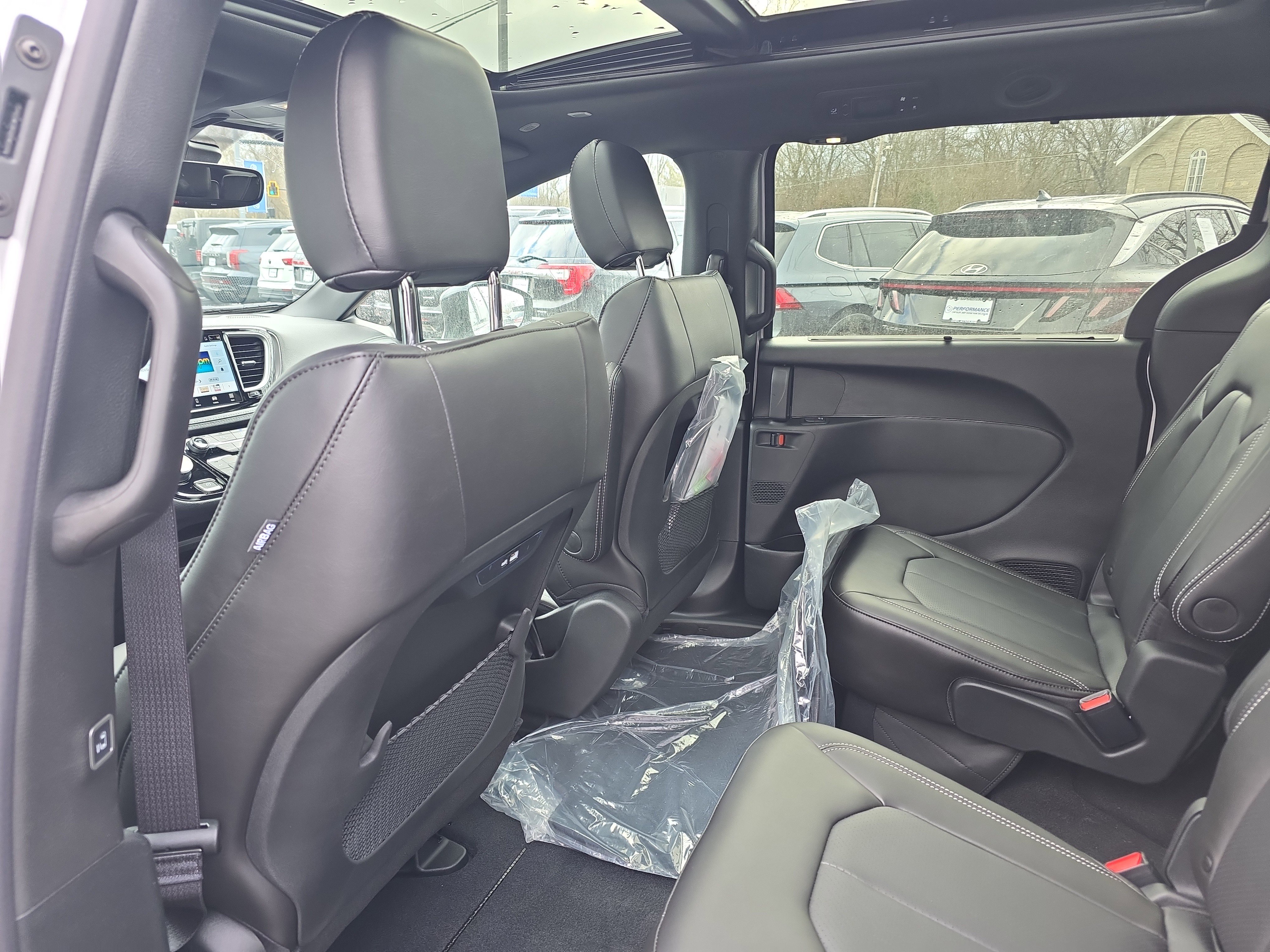 New 2026 Chrysler Pacifica Select image 16