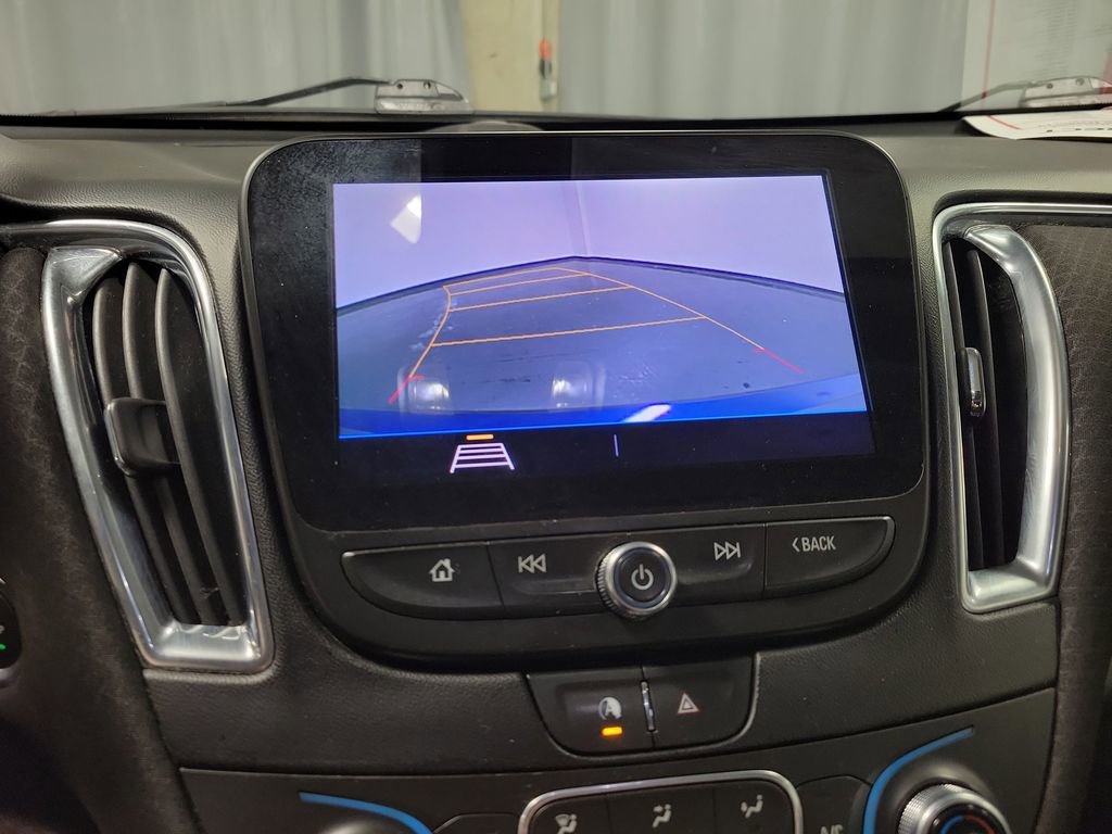 Used 2020 Chevrolet Malibu LT FWD image 18