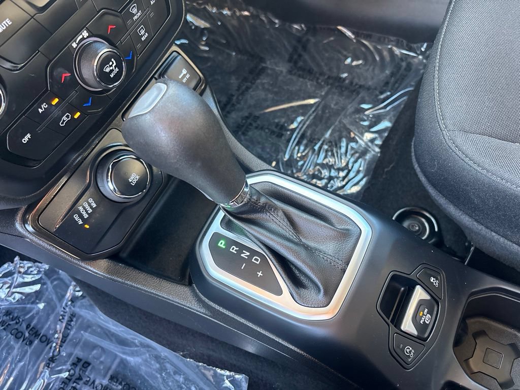 Certified 2023 Jeep Renegade Latitude AWD/4WD image 14
