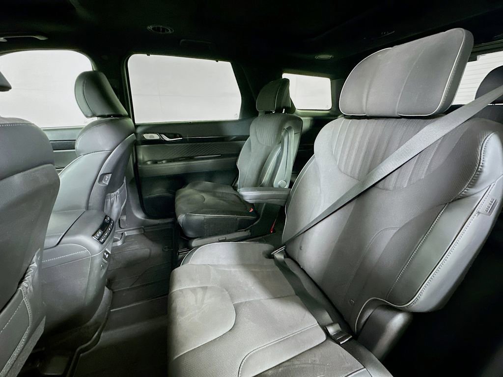Used 2024 Hyundai Palisade Calligraphy image 15