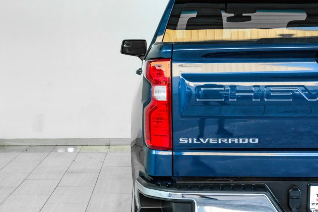 Used 2021 Chevrolet Silverado 1500 LT w/ Diesel Off-Road Package AWD/4WD image 46