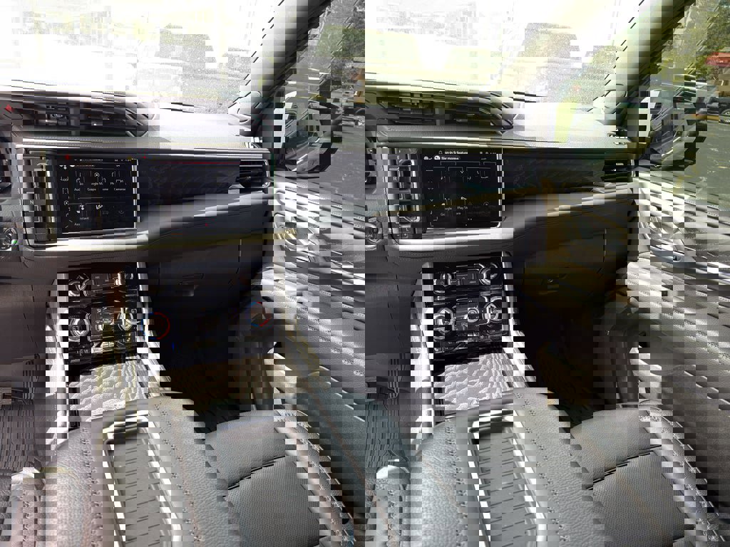 Used 2024 GMC Yukon Denali image 26