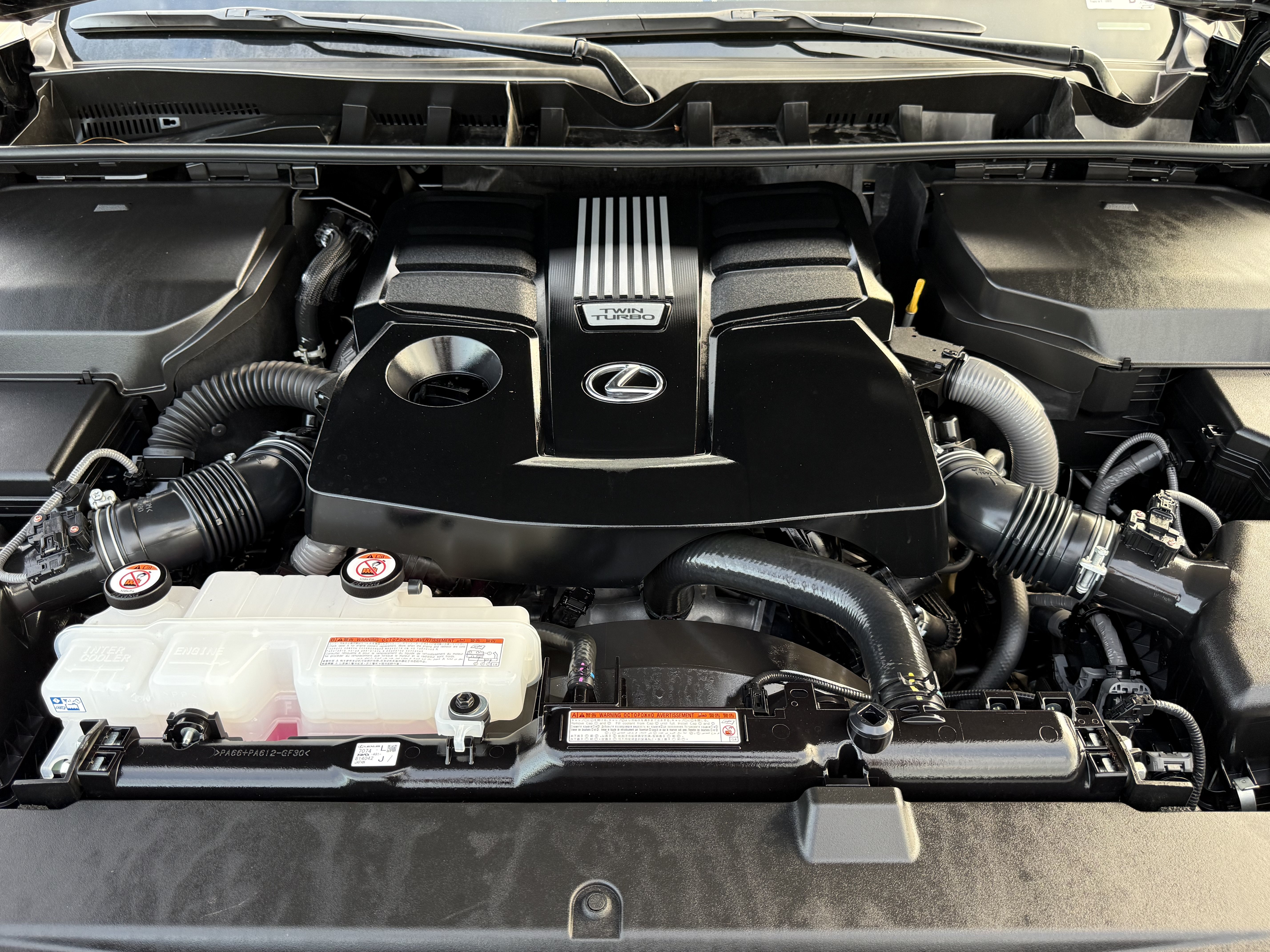 Used 2024 Lexus LX 600 4WD w/ Interior Upgrade Package image 32