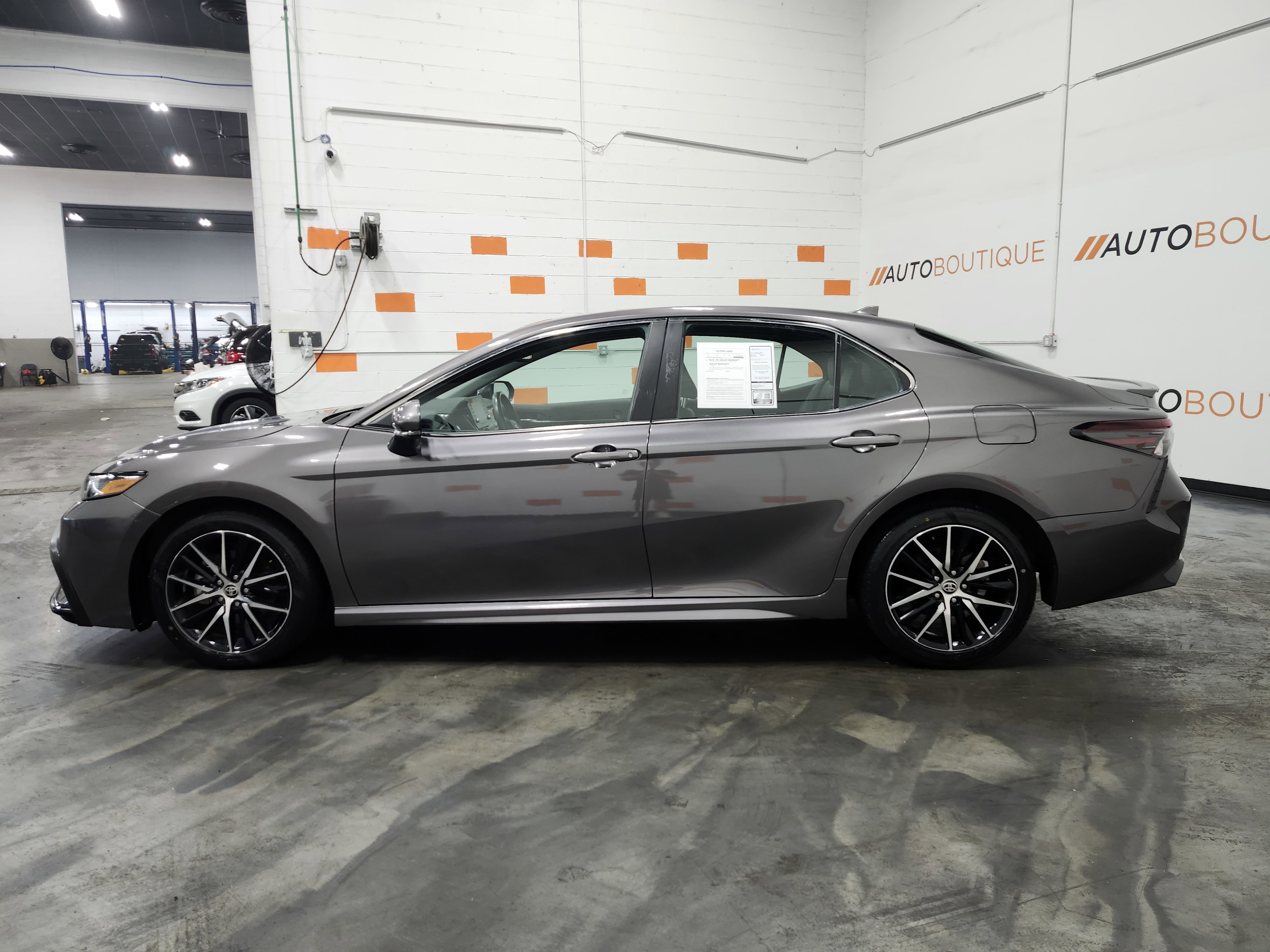 Used 2024 Toyota Camry SE w/ Convenience Package FWD image 7