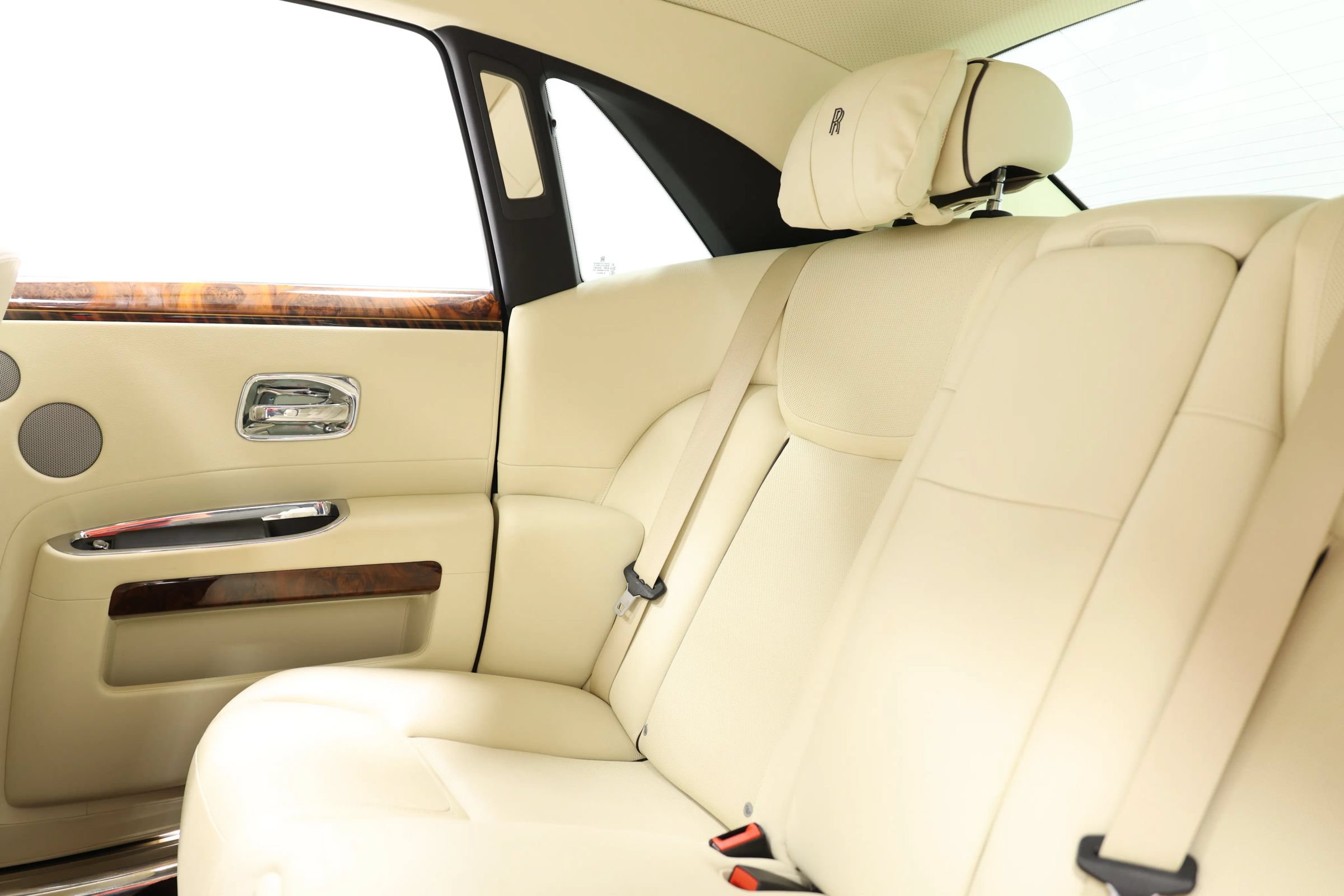 Used 2016 Rolls-Royce Ghost RWD image 64