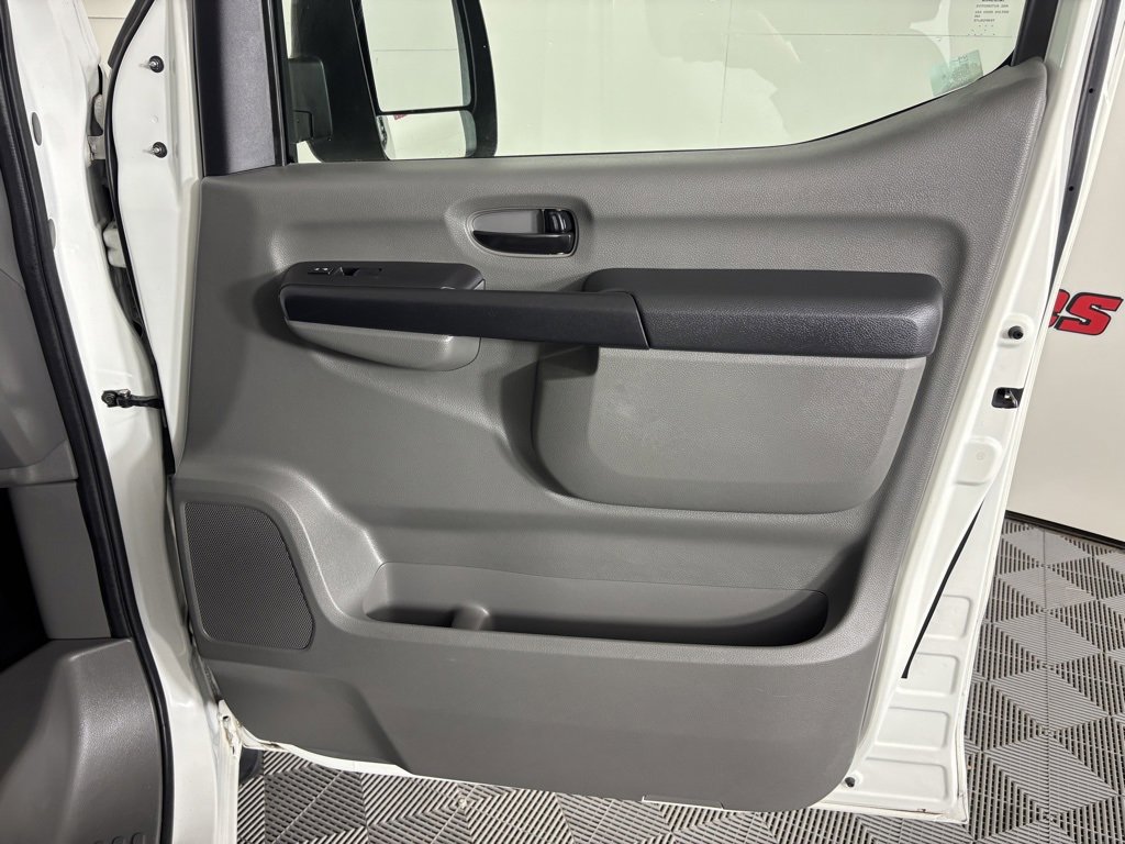 Used 2018 Nissan NV 3500 S image 29