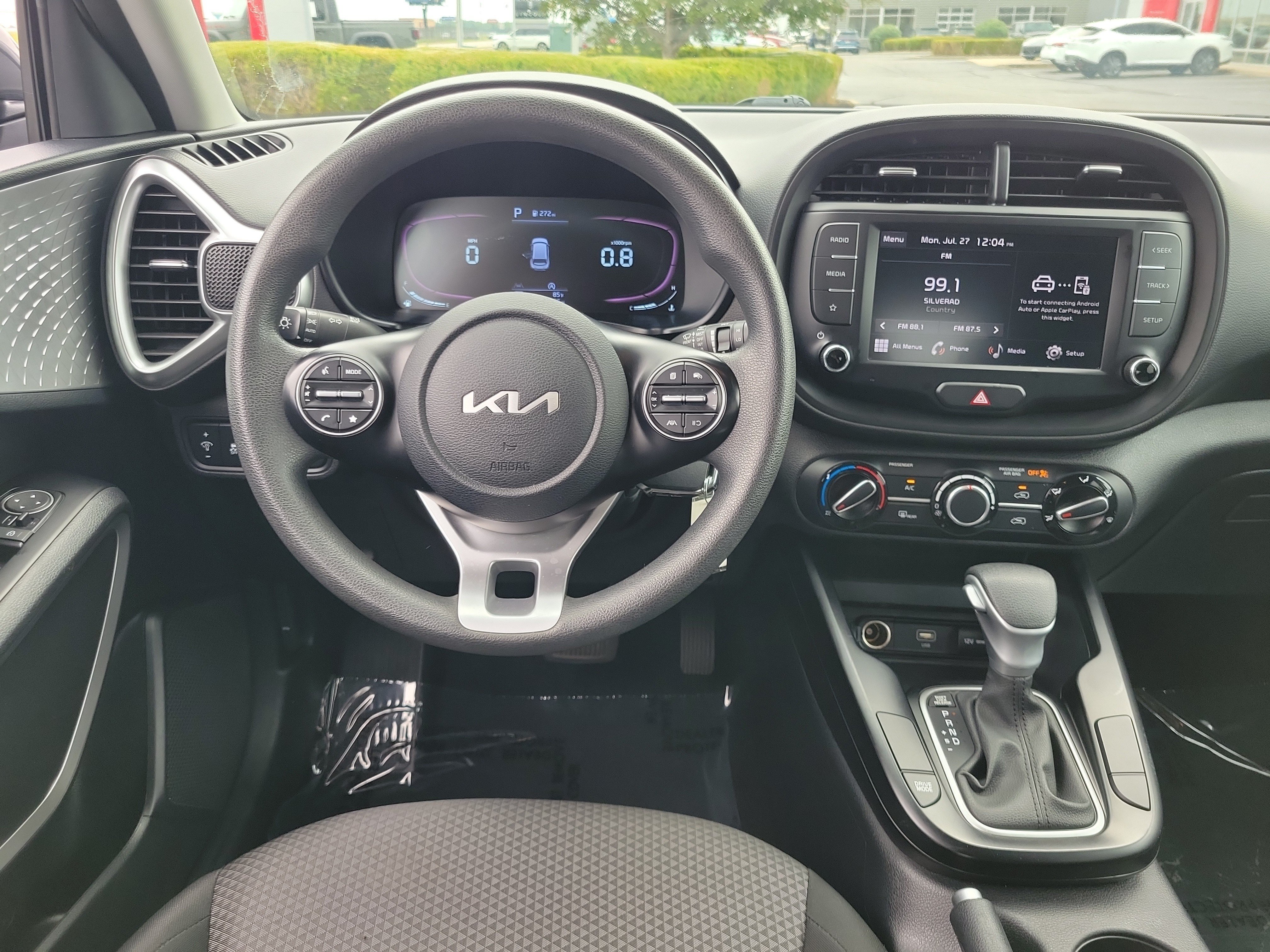 Used 2024 Kia Soul LX w/ Option Group 015 FWD image 10