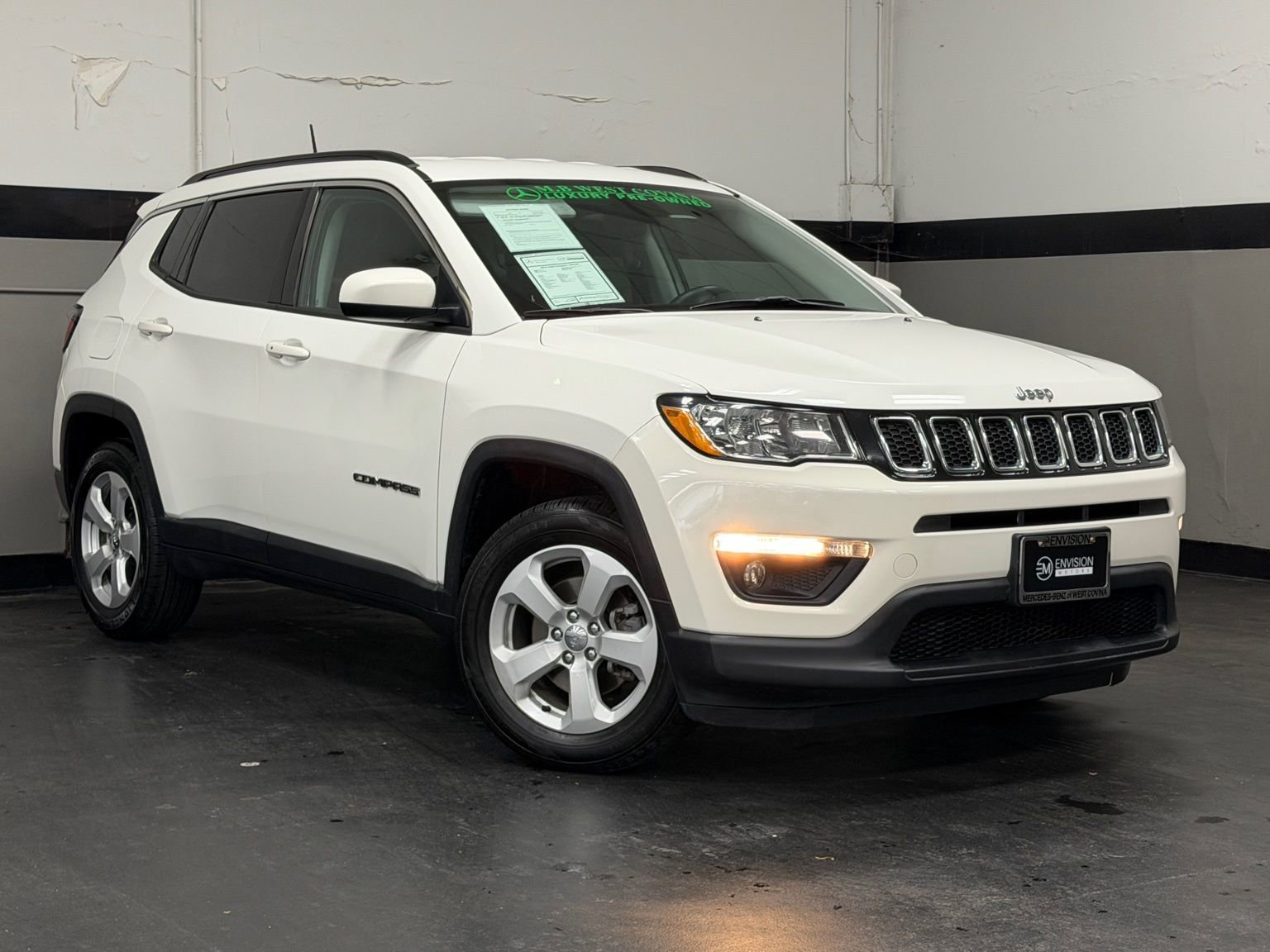 Used 2018 Jeep Compass Latitude image 2