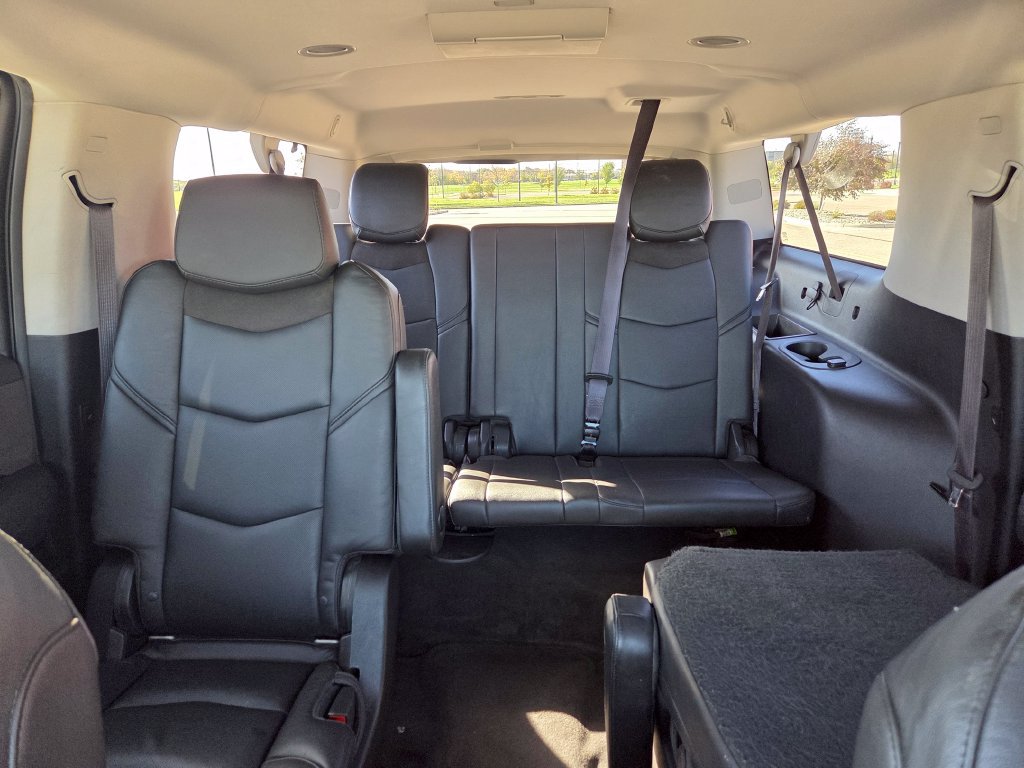 Used 2015 Cadillac Escalade ESV Luxury AWD/4WD image 32