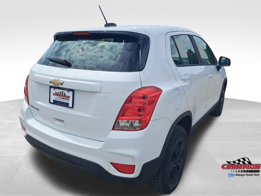 Used 2018 Chevrolet Trax LS AWD/4WD image 27