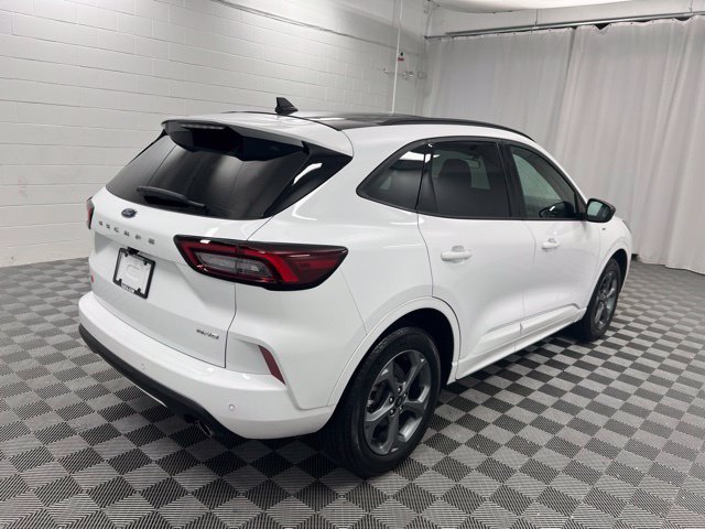 Used 2023 Ford Escape ST-Line w/ Tech Pack #1 AWD/4WD image 5