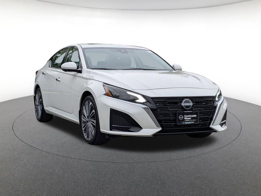 Used 2025 Nissan Altima 2.5 SL FWD image 4