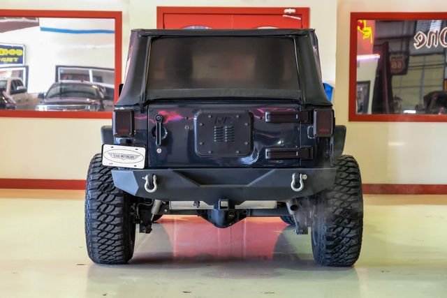 Used 2017 Jeep Wrangler Unlimited Willys image 11