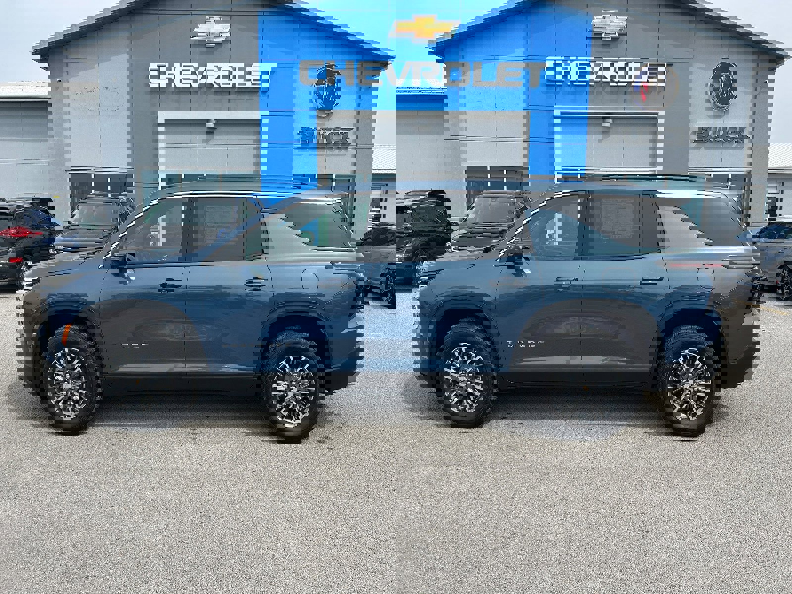 New 2026 Chevrolet Traverse LT w/ Driver Confidence Package FWD image 4