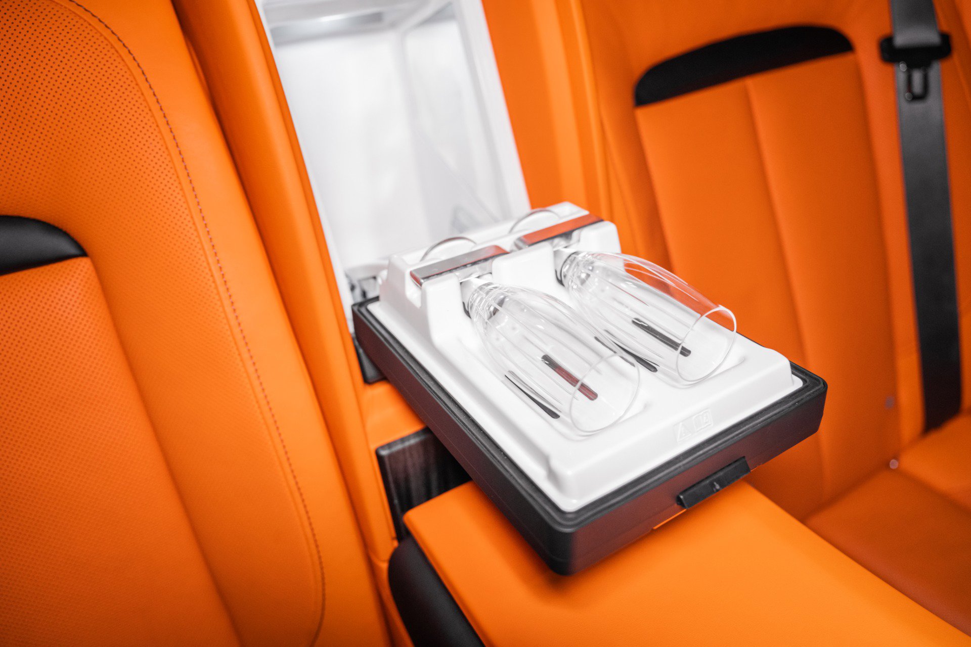 Used 2022 Rolls-Royce Cullinan w/ Dark Exterior Package image 26