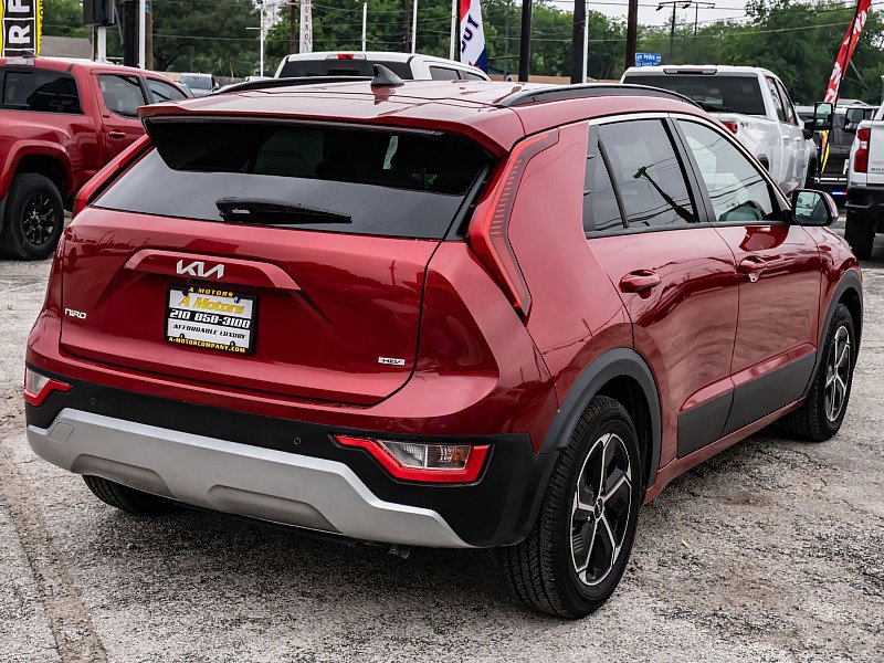 Used 2023 Kia Niro EX FWD image 5