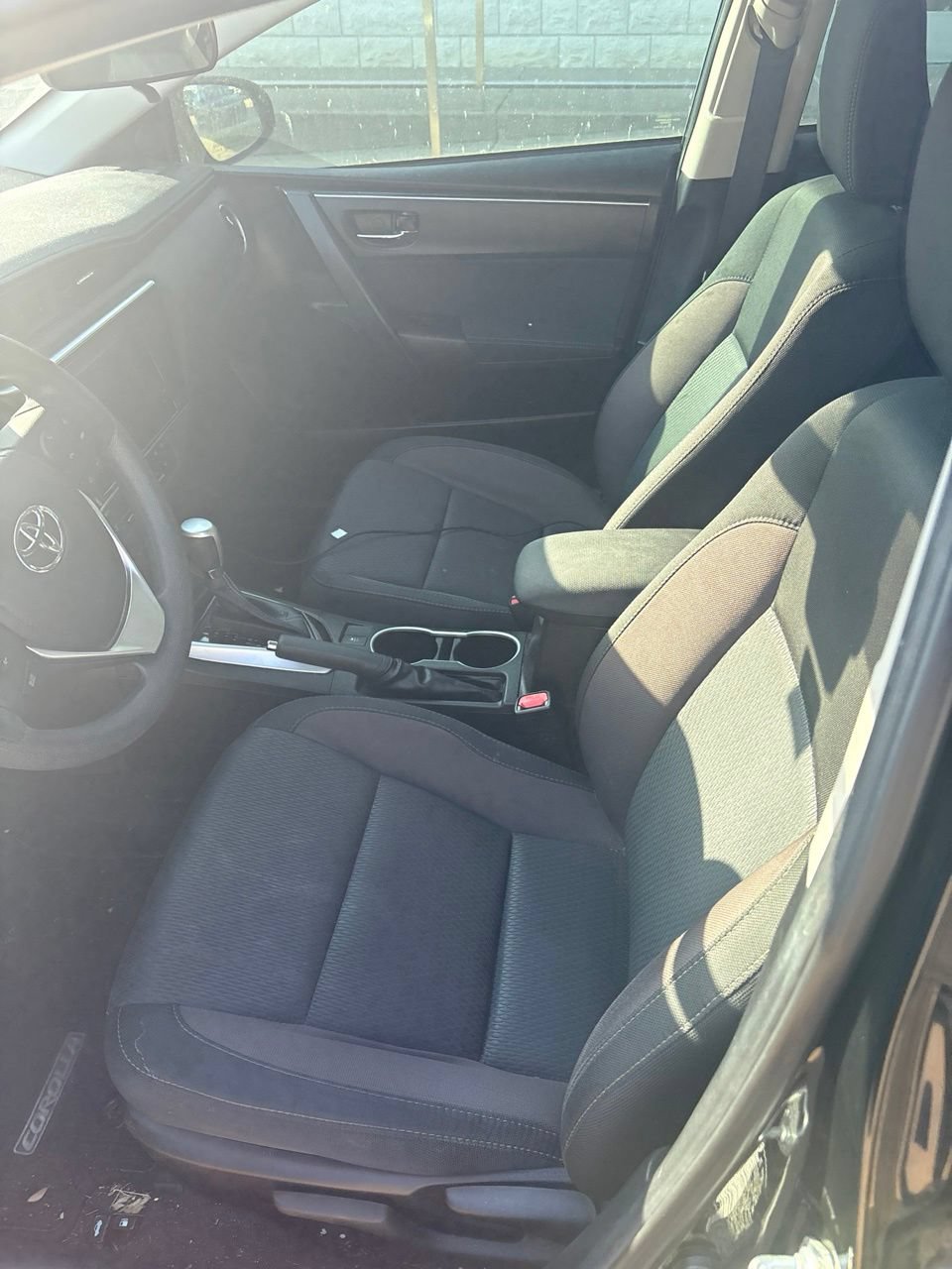 Used 2018 Toyota Corolla LE FWD image 8