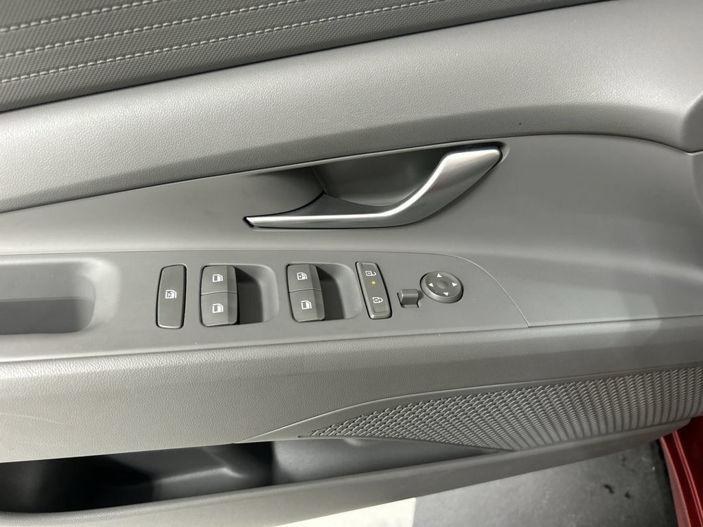 Used 2024 Hyundai Elantra SEL FWD image 11
