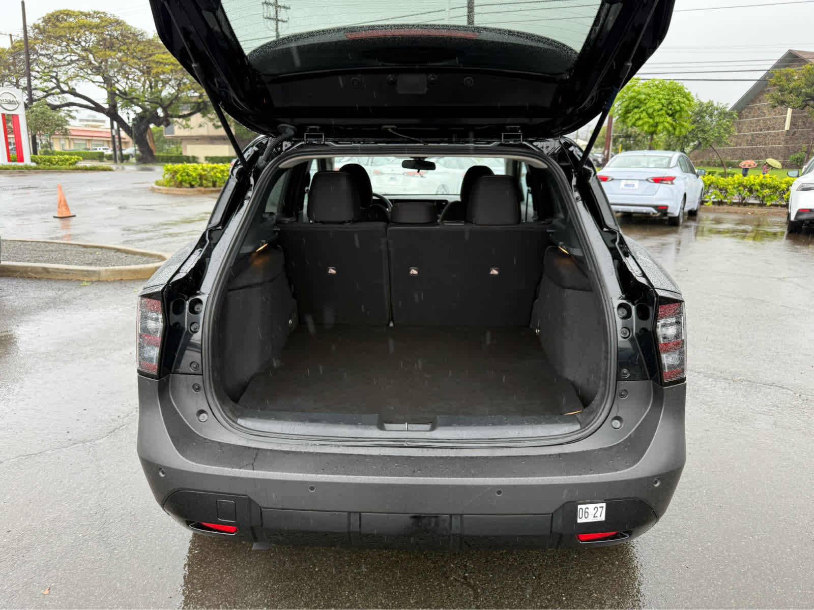 Used 2025 Nissan Kicks SV image 11