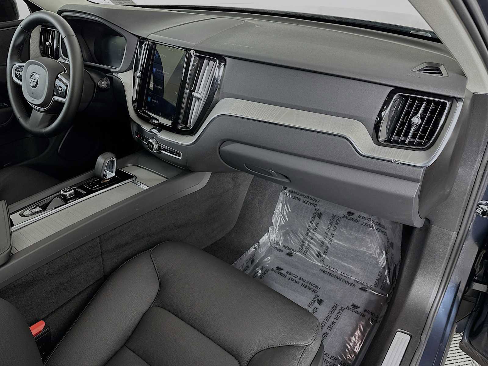 Certified 2025 Volvo XC60 T8 Plus w/ Protection Package Premier image 27